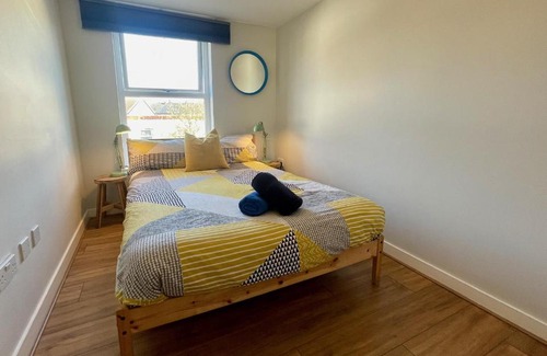 Riverside Apartment | **6 Person City Centre Apartment**