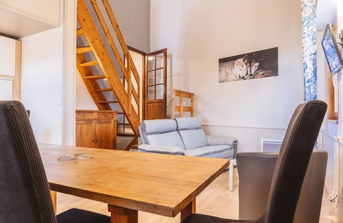 Saint-Leger-de-Peyre Resort | 6-person gîte in vacation village