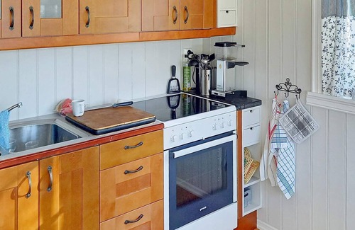 Gulen Municipality House | 6 person holiday home in Eivindvik