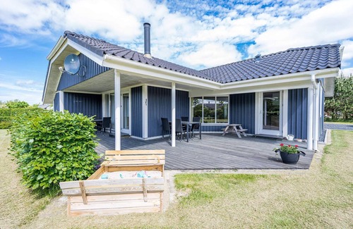 Skaven Strand House | 6 person holiday home in Tarm