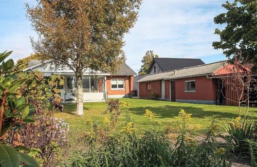 Hou House | 6 person holiday home in Hals