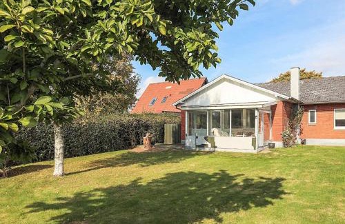 Hou House | 6 person holiday home in Hals
