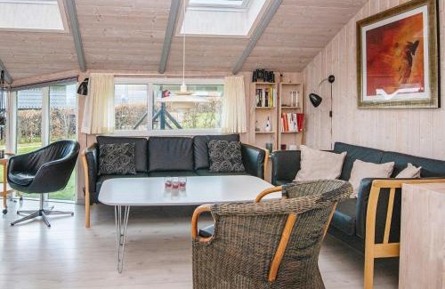 Grønninghoved Strand House | 6 person holiday home in Sj lund
