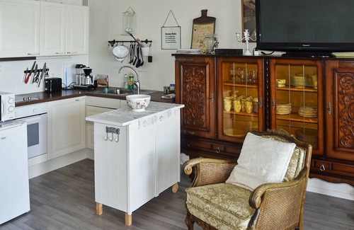 Tysnes Apartment | 6 person holiday home in Onarheim