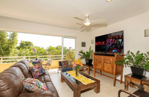 Flamingos Apartment | 6 Person Occupancy 1 Block to Beach Views from Terrace