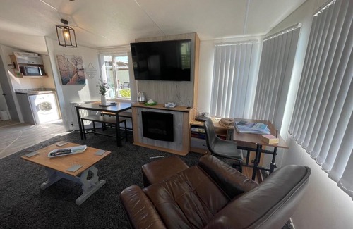 Forfar House | 6 Rannoch, lovely holiday static caravan for dogs & their owners.