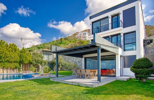 Kadıkale Villa | 6 Room,private pool famous villa with the best view