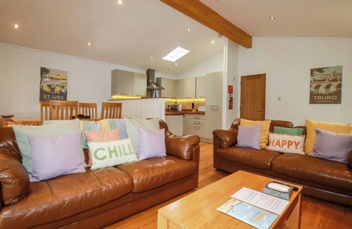 Looe Cottage | 6 STREAMSIDE, pet friendly, luxury holiday cottage in Lanreath