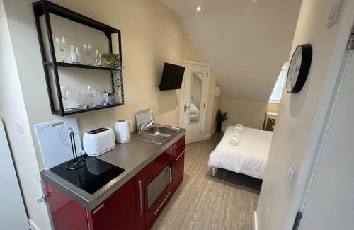 Filton Apartment | 6 Studio Flat, 50m to Airbus