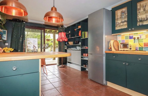 Praa Sands House | 6 THE LINKS, pet friendly, country holiday cottage in Praa Sands