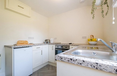 Thorpeness Cottage | 6 Uplands - sleeps 3 guests in 2 bedrooms