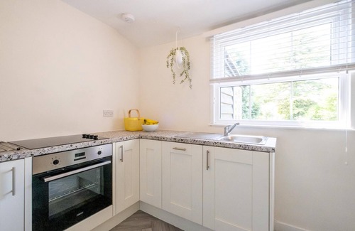 Thorpeness Cottage | 6 Uplands - sleeps 3 guests in 2 bedrooms