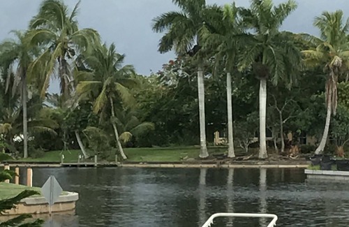 Yacht Club Condo | 60 day min stay required. Gulf Access in Yacht Club SE Cape.