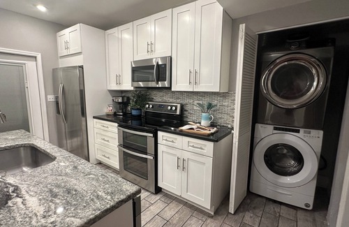 Crescent Lake House | 601 9th Ave N, Saint Petersburg, FL