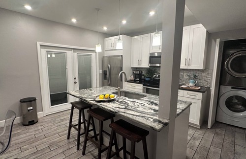 Crescent Lake House | 601 9th Ave N, Saint Petersburg, FL