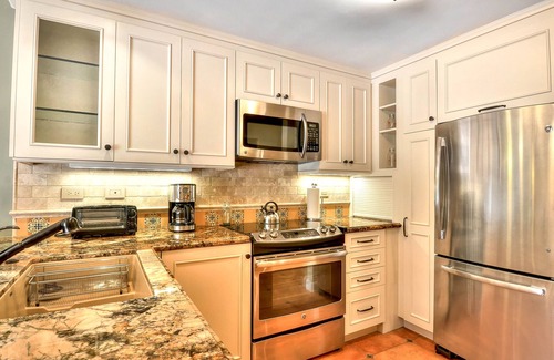 Carlsbad Condo | 604 Gorgeous Renovated Condo, Steps to Omni Spa, PFC & Exclusive Building Pool
