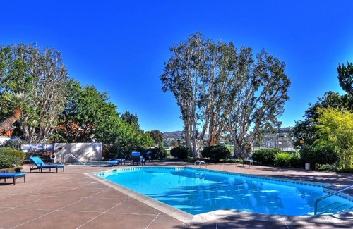 Carlsbad House | 604 Gorgeous Renovated Condo, Steps to Omni Spa, Golf, Tennis, PFC & Exclusive Building Pool
