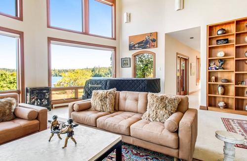 Kingston House | 604 m² House ∙ 6 bedrooms ∙ 20 guests