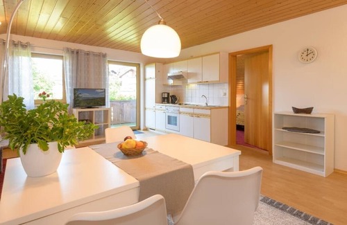 Lam Apartment | 60qm große 3-Sterne FeWo im Dachgeschoss für 4 Personen