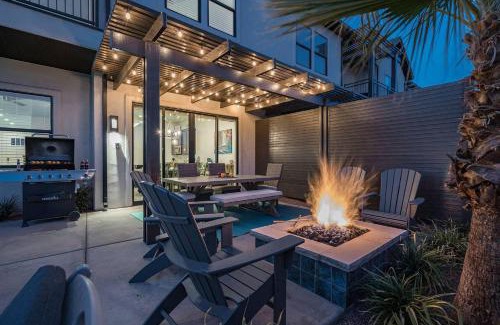 Santa Clara House | 61-62| 2 Homes Duplex in Ocotillo Springs with Private Pool