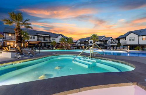Santa Clara House | 61-62| 2 Homes Duplex in Ocotillo Springs with Private Pool
