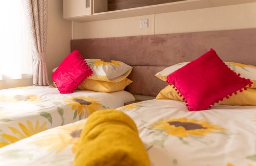 Mullacott Cabin | 62 Meadow View Lodge - 2 Bed, Sleep 4 (TJS62MV)
