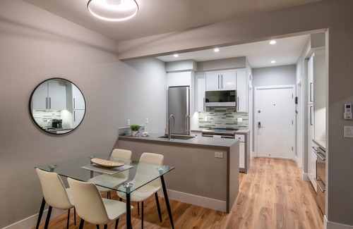 Carlsbad Condo | 645 Fresh Modern Condo Inside Resort Gates - Free Wifi - Walk to Spa