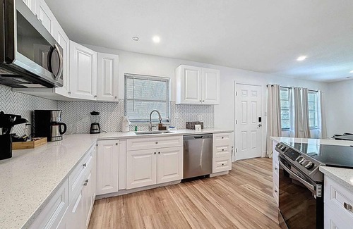 Orient Park House | 6616 Travis Blvd Summ