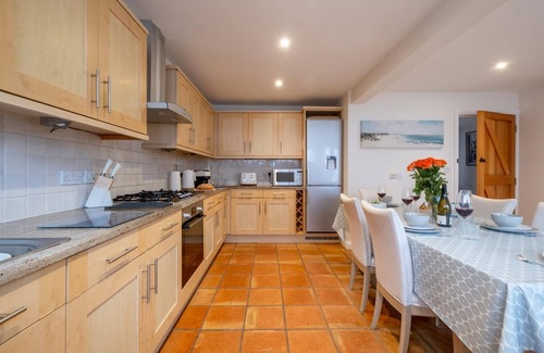 Aldeburgh Apartment | 67 Pebble Cottage - sleeps 6 guests in 3 bedrooms