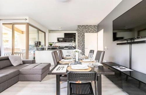 Arcueil Apartment | 67m2-15 minutes to Paris central