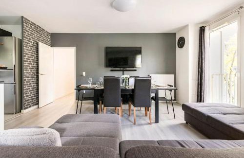 Arcueil Apartment | 67m2-15 minutes to Paris central