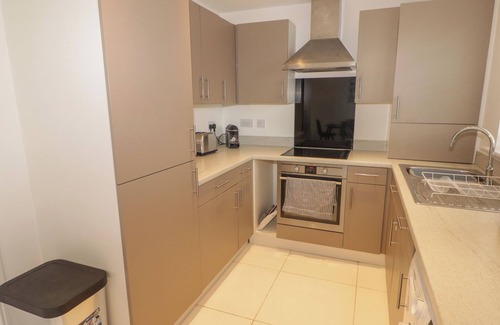 Crynant Cottage | 69 FFORDD Y MEILLION, pet friendly, with a garden in Llanelli