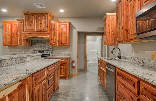 Kingston House | 6Bdrm.Pool Table! Launch nearby! Lake Texoma!
