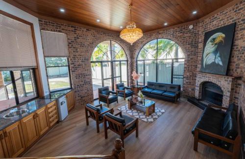 Macgregor House | 6bed Macgregor Home