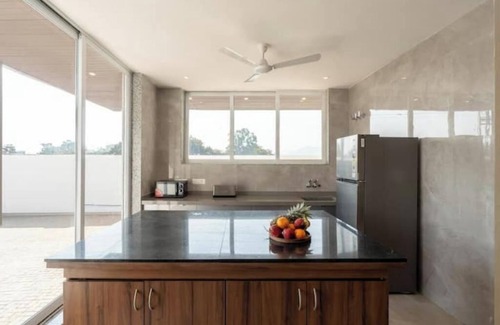 Lonavala Villa | 6BHK Delight -Mountain View/Steam Room/CricketTurf