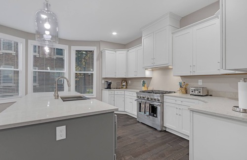 Midtown House | " 6BR/4.5BA Retreat in Midtown! Perfect for Groups, Comfort & Prime Location"