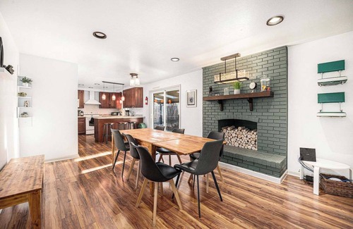 Lakewood House | 6BR Hideaway | Hot Tub | Projector | Game Room