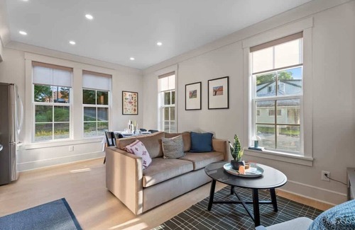 Durham Apartment | 6BR Urban Retreat w/Deck, Near Downtown Durham