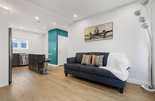 East Somerville Apartment | 6BR3Bth Parking/BOS/MIT/Harvard/TD Garden