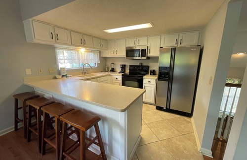 Arcadian Shores Condo | 6F Cumberland - split level, 2 bedroom villa, full access!