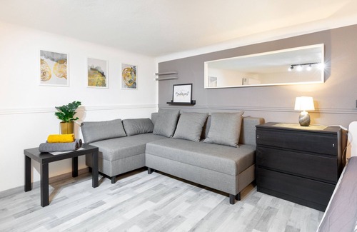 Terezvaros Apartment | ⭐6ROOM-14BED-4BATH ☕FREE-BEER & BREAKFAST ❤️AIRCO