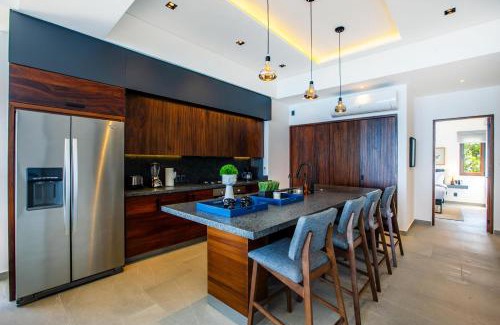 Amapas House | 6th-Floor Amapas Retreat – Pool & Sunset Views