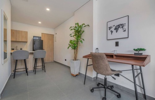 El Tesoro Apartment | 6th floor modern apartment close to parque lleras