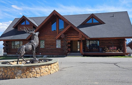 Silver Summit House | 7,000 square foot custom Log Ski Lodge with unbelievable view of the slopes