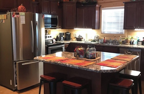 Higden Cabin | 7 Bed 2 Bath walk to the lake