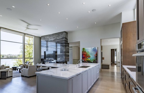 Muskoka Lakes Cottage | 7 bed 5 bath luxury cottage in prime location on Lake Rosseau