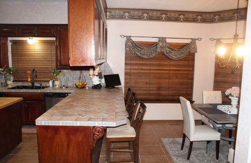 Norman House | 7 bedroom , 5.5 bathroom, sleep 16+, Pool, Theater room, Hot Tub, Game room.