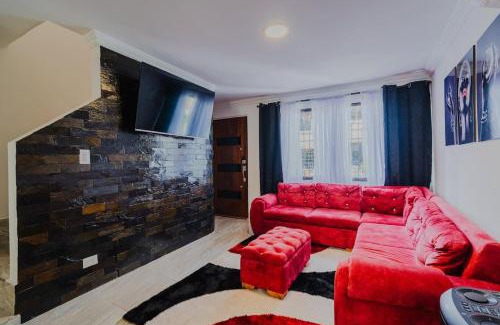 Manga House | 7 Bedroom Gorgeous Vacation Villa - Close to Walled City