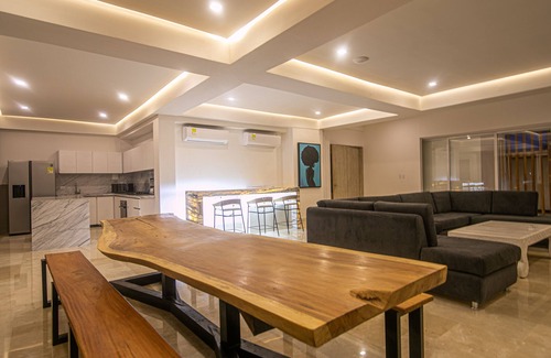 Cartagena Walled City House | 7 Bedroom in Clock Tower Plaza with Private Pool