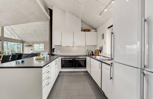 Nørre Lyngvig House | 7 bedroom nice home in Hvide Sande